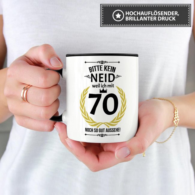 Tasse zum Geburtstag - 70 Jahre - mit lustigem Spruch - Innen &amp; Henkel Schwarz