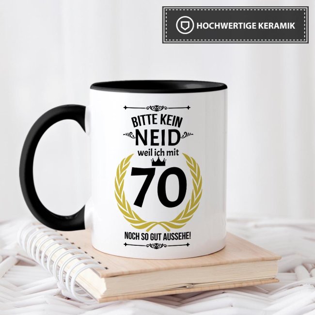 Tasse zum Geburtstag - 70 Jahre - mit lustigem Spruch - Innen &amp; Henkel Schwarz