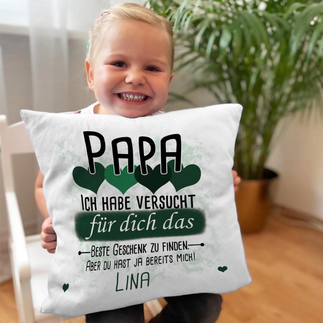 Kissen - Geschenk f&uuml;r Papa von Kind - in Dunkelgr&uuml;n mit Wunschname - wei&szlig;-flauschig