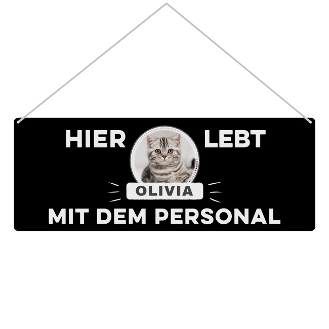 Outdoorschild mit Spruch - Hier Lebt X mit dem Personal - mit Fotos &amp; Namen