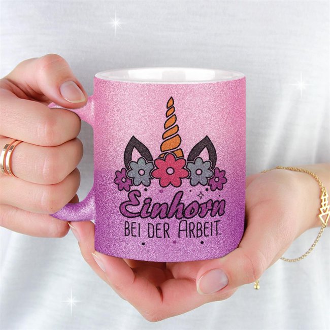 Glitzertasse - Einhorn bei der Arbeit