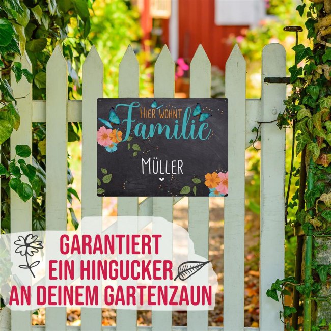 Outdoorschild - Hier wohnt Familie - Name - Schmetterling-Motiv