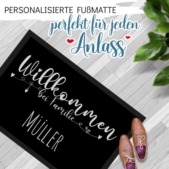 Fu&szlig;matte mit Name - Willkommen bei Familie - Design Herzkette