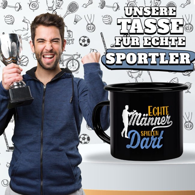 Schwarze Emaille-Tasse mit Spruch - Echte M&auml;nner spielen Dart