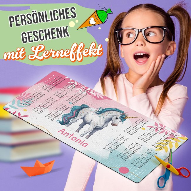 Schreibtischunterlage f&uuml;r Kinder - Einhorn mit gro&szlig;em 1x1 - mit Name personalisierbar - 80 x 40 cm