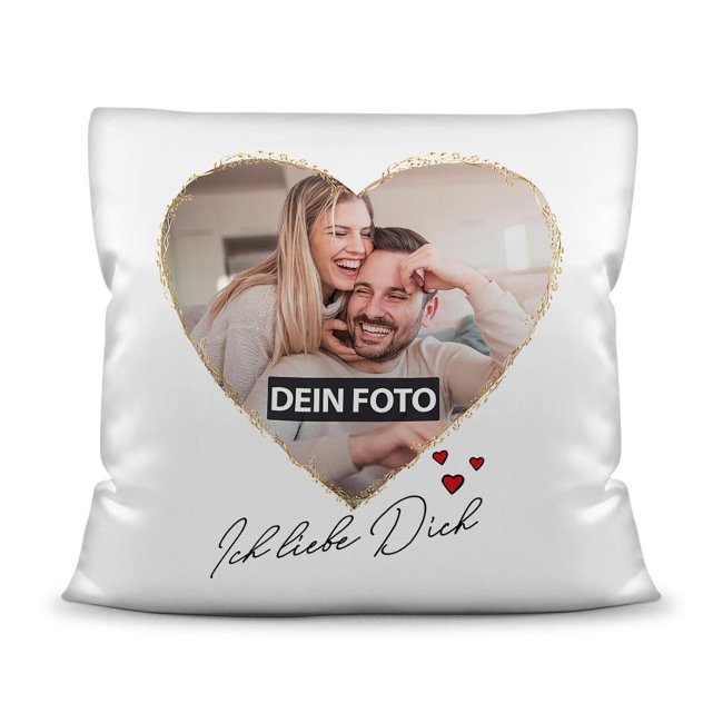 Kissen mit Foto selbst gestalten // Kissen mit Fotocollage in Herzform // Hier S&uuml;&szlig;es Partnergeschenk zum Geburtstag,  Valentinstag oder Jahrestag finden und verschenken!